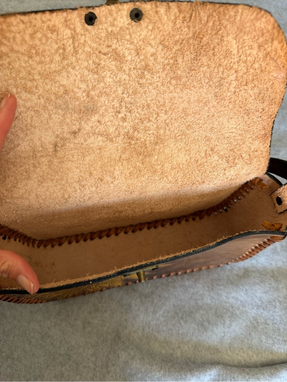 Handcrafted Brown Leather Sunflower Crossbody Bag - Picture 4 of 8